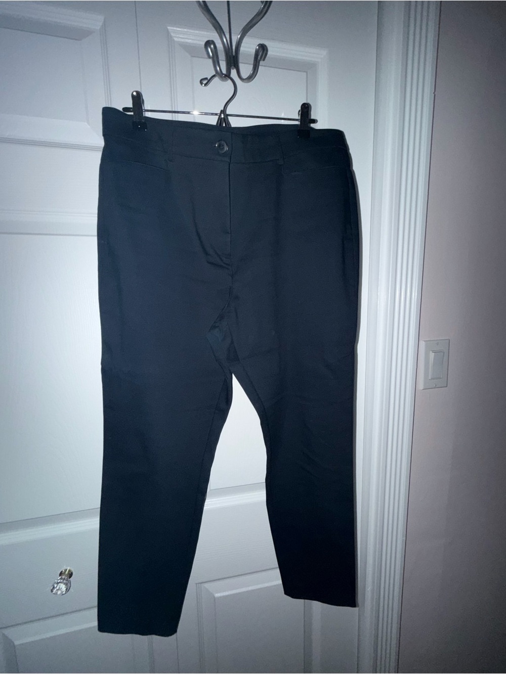 LOFT The Sutton Skinny in Navy